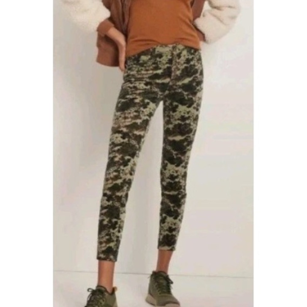 Anthropologie Pilcro Camoflage Cotton Corduroy Skinny Pants 28 Button Detail